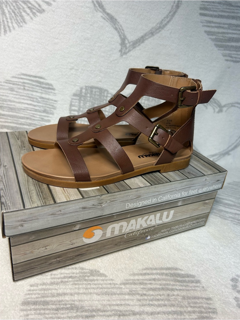 Makalu cross brown sandals Sz 6.5